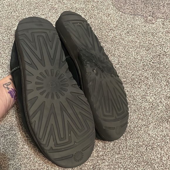 Ugg Classic Shearling Suede Slipper - Picture 9 of 11